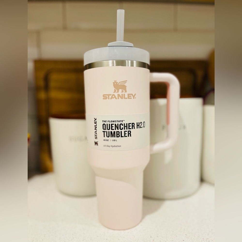 NWT Stanley 40 oz. Adventure Quencher Tumbler- Rose Quartz
